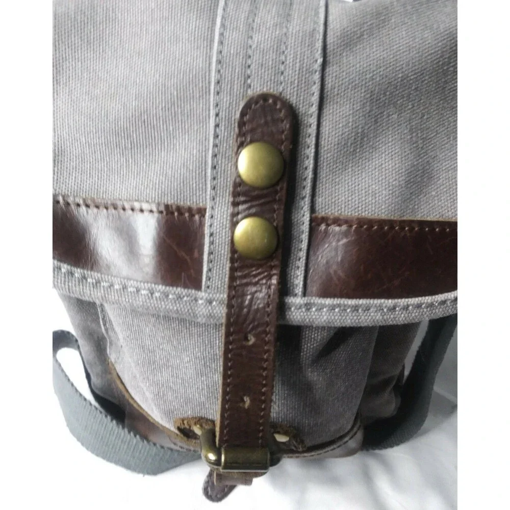 TSD Brand Valley Trail Crossbody Bag Grey Retail $132
